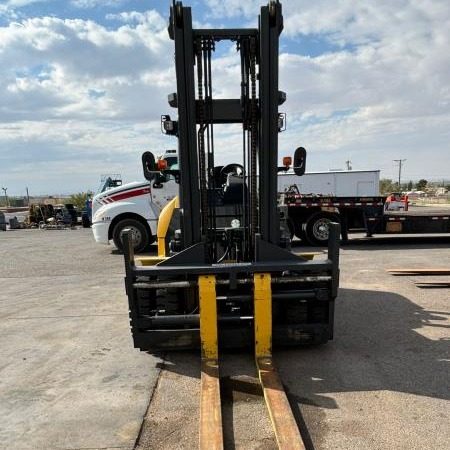 Used 2022 KOMATSU FH70-2 Pneumatic Tire Forklift for sale in El Paso Texas