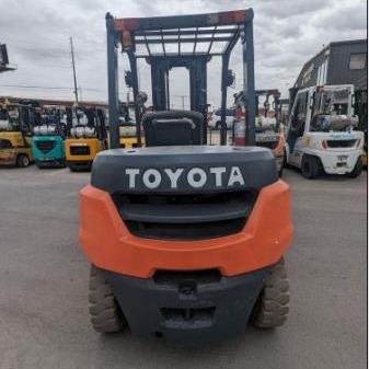 Used 2015 TOYOTA 8FD35U Pneumatic Tire Forklift for sale in Garland Texas