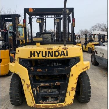 Used 2015 HYUNDAI 60D-7A Pneumatic Tire Forklift for sale in Garland Texas