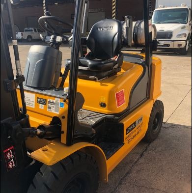 Used 2019 HYUNDAI 25L-7A Pneumatic Tire Forklift for sale in Garland Texas