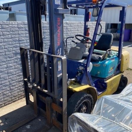 Used 2002 KOMATSU FG25T-12 Pneumatic Tire Forklift for sale in Garland Texas