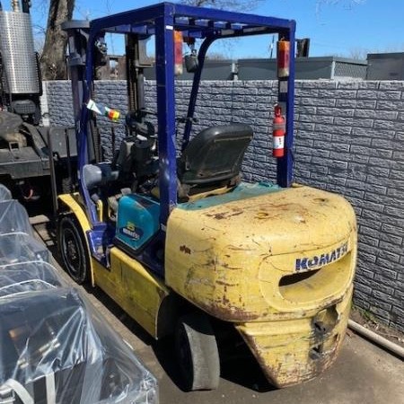 Used 2002 KOMATSU FG25T-12 Pneumatic Tire Forklift for sale in Garland Texas