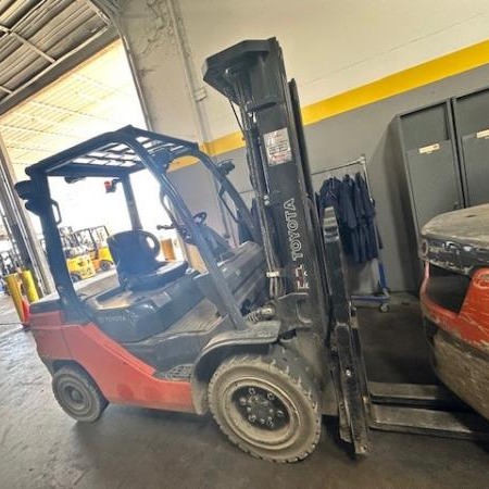 Used 2020 TOYOTA 8FDU30 Pneumatic Tire Forklift for sale in Haltom City Texas