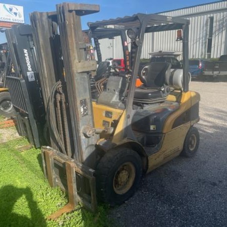 Used 2004 CAT P5000 Pneumatic Tire Forklift for sale in  Texas