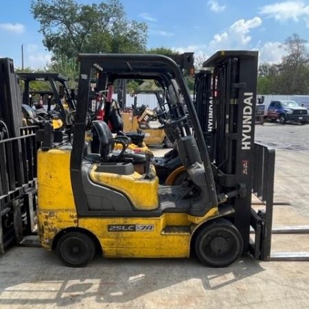 Used 2013 HYUNDAI 25LC-7A Cushion Tire Forklift for sale in Houston Texas