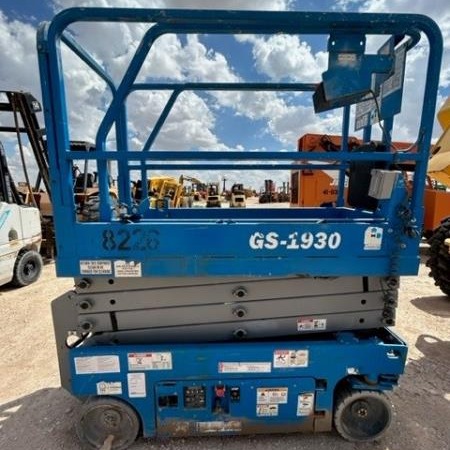 Used 2015 GENIE GS1930 Scissor Lift for sale in Odessa Texas