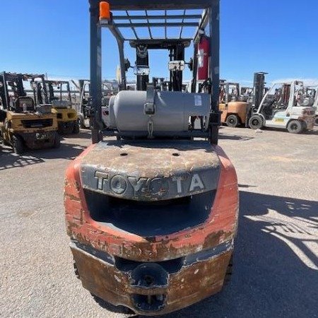 Used 2012 TOYOTA 8FGU30 Pneumatic Tire Forklift for sale in Odessa Texas