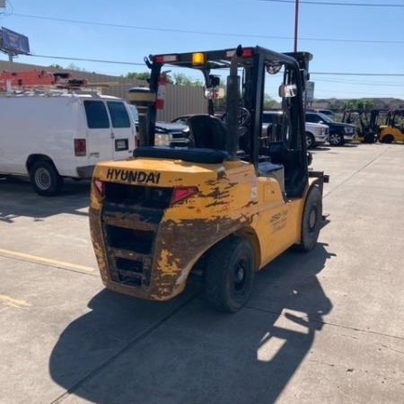 Used 2018 HYUNDAI 45D-9F Pneumatic Tire Forklift for sale in Houston Texas