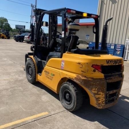 Used 2018 HYUNDAI 45D-9F Pneumatic Tire Forklift for sale in Houston Texas