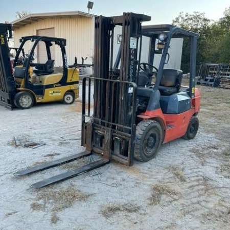 Used 2001 TOYOTA 7FDU25 Pneumatic Tire Forklift for sale in San Antonio Texas