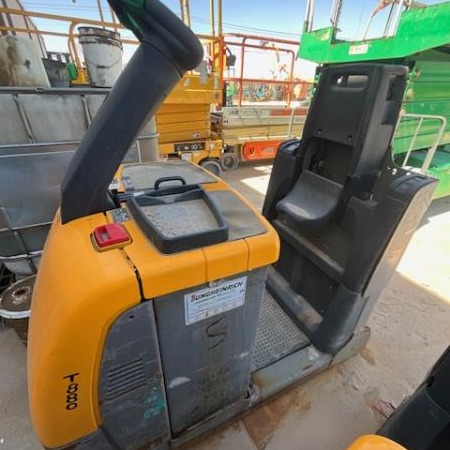 Used 2013 HYUNDAI 30LC-7A Cushion Tire Forklift for sale in Garland Texas