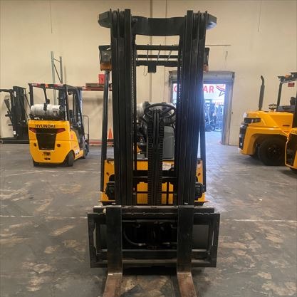 Used 2018 HYUNDAI 30LC-7A Cushion Tire Forklift for sale in Garland Texas