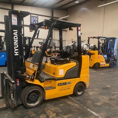 Used 2018 HYUNDAI 30LC-7A Cushion Tire Forklift for sale in Garland Texas