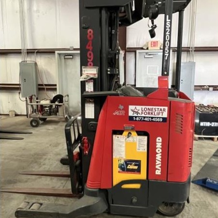 Used 2016 RAYMOND 720-R35TT Narrow Aisle Forklift for sale in El Paso Texas