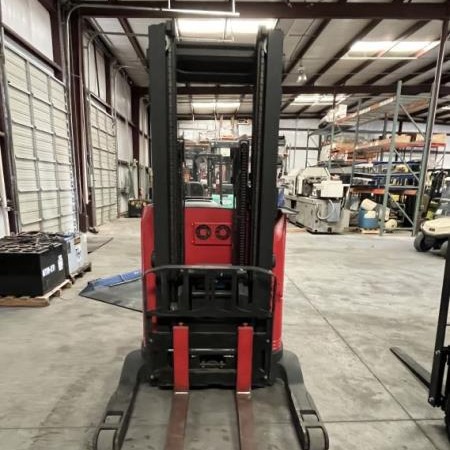 Used 2016 RAYMOND 720-R35TT Narrow Aisle Forklift for sale in El Paso Texas