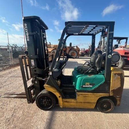 Used 2004 KOMATSU FG25ST-14 Cushion Tire Forklift for sale in Odessa Texas