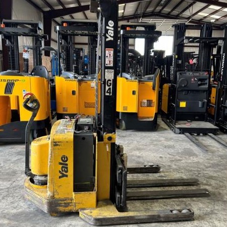 Used 2005 YALE MSW040SEN24TB087 Electric Pallet Jack for sale in Houston Texas