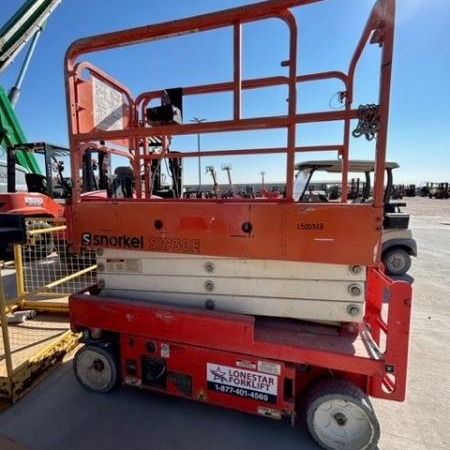 Used 2013 SNORKEL S1930E Scissor Lift for sale in Odessa Texas