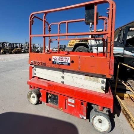 Used 2013 SNORKEL S1930E Scissor Lift for sale in Odessa Texas