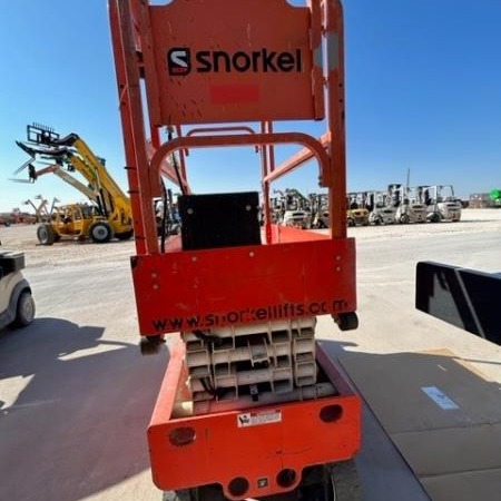 Used 2013 SNORKEL S1930E Scissor Lift for sale in Odessa Texas