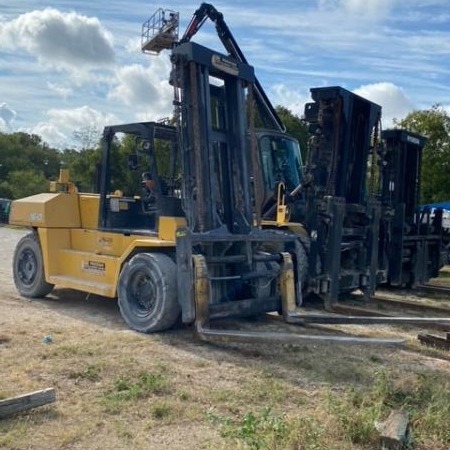 Used 2018 KOMATSU FD160E Pneumatic Tire Forklift for sale in San Antonio Texas