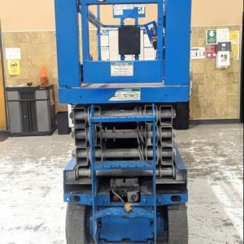 Used 2012 GENIE GS2632 Scissor Lift for sale in Houston Texas