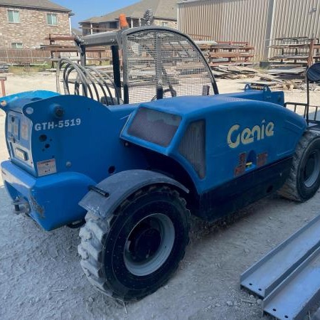 Used 2015 GENIE GTH5519 Telehandler / Zoom Boom for sale in Garland Texas