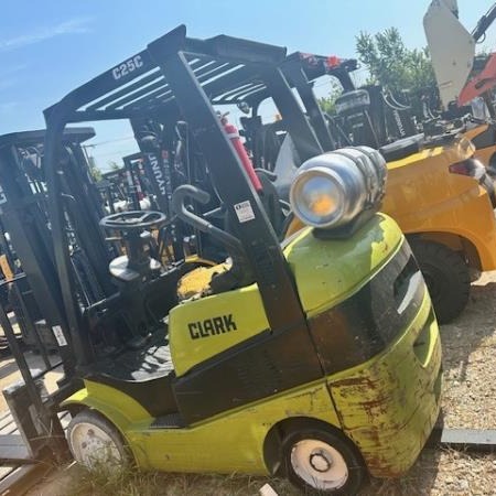 Used 2018 CLARK C25CL Cushion Tire Forklift for sale in Haltom City Texas