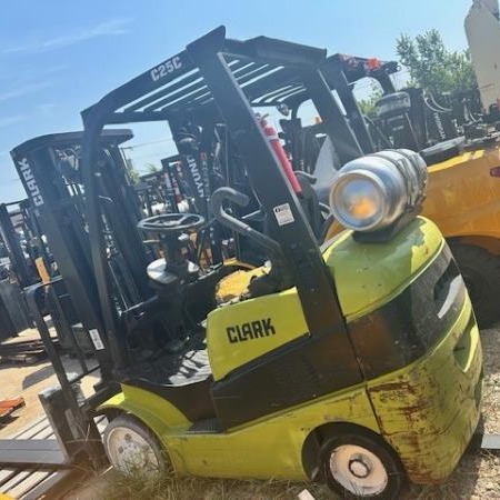 Used 2018 CLARK C25CL Cushion Tire Forklift for sale in Haltom City Texas