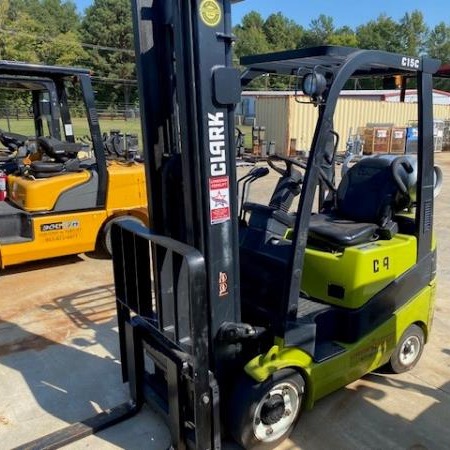 Used 1950 CLARK C15CL Cushion Tire Forklift for sale in Longview Texas