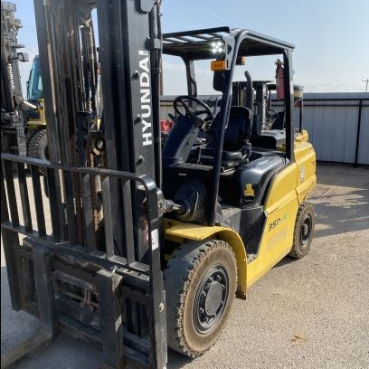 Used 2017 HYUNDAI 35D-9 Pneumatic Tire Forklift for sale in Midland Texas