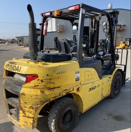 Used 2017 HYUNDAI 35D-9 Pneumatic Tire Forklift for sale in Midland Texas