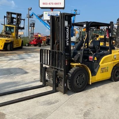 Used 2017 HYUNDAI 35D-9 Pneumatic Tire Forklift for sale in Longview Texas