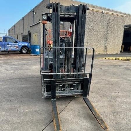 Used 2018 HYUNDAI 25D-9 Pneumatic Tire Forklift for sale in Richland Hills Texas