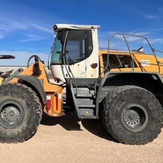 Used 2014 LIEBHERR L550IND Wheel Loader for sale in Odessa Texas